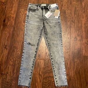 Jessica Simpson adored high rise ankle jeans